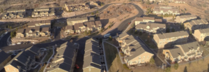 A bird's eye view of a housing development